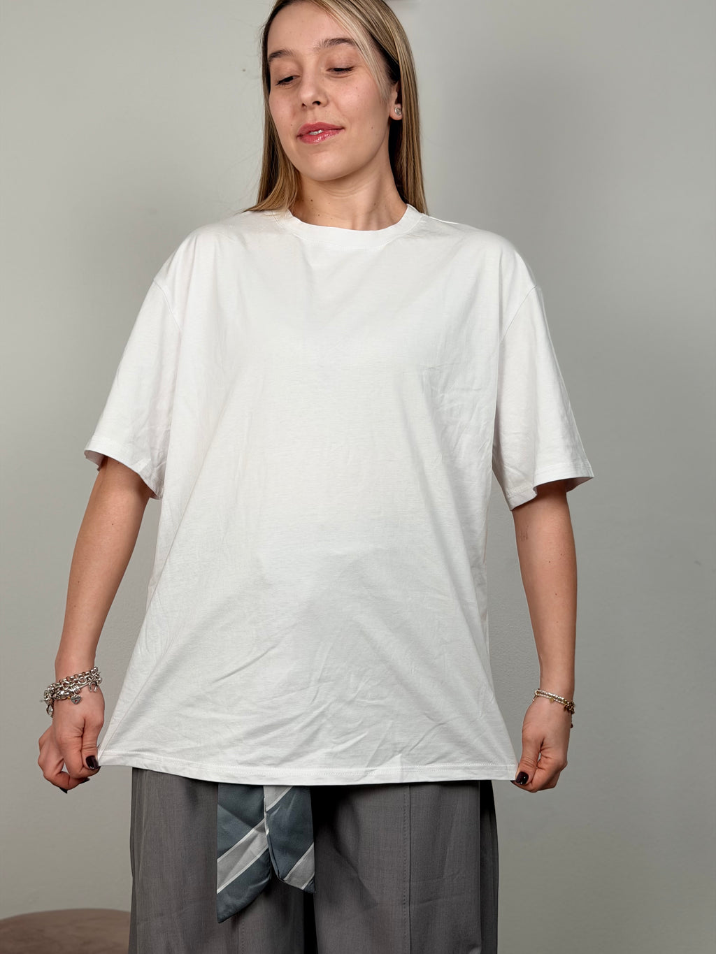 T-SHIRT OVER BIANCA