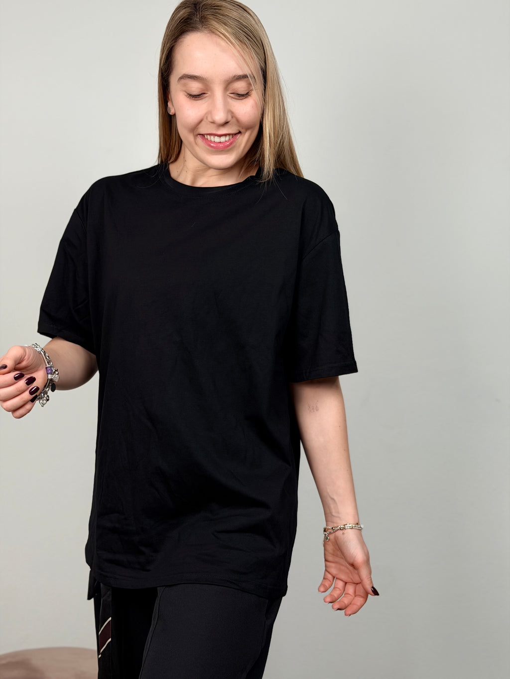 T-SHIRT OVER NERO