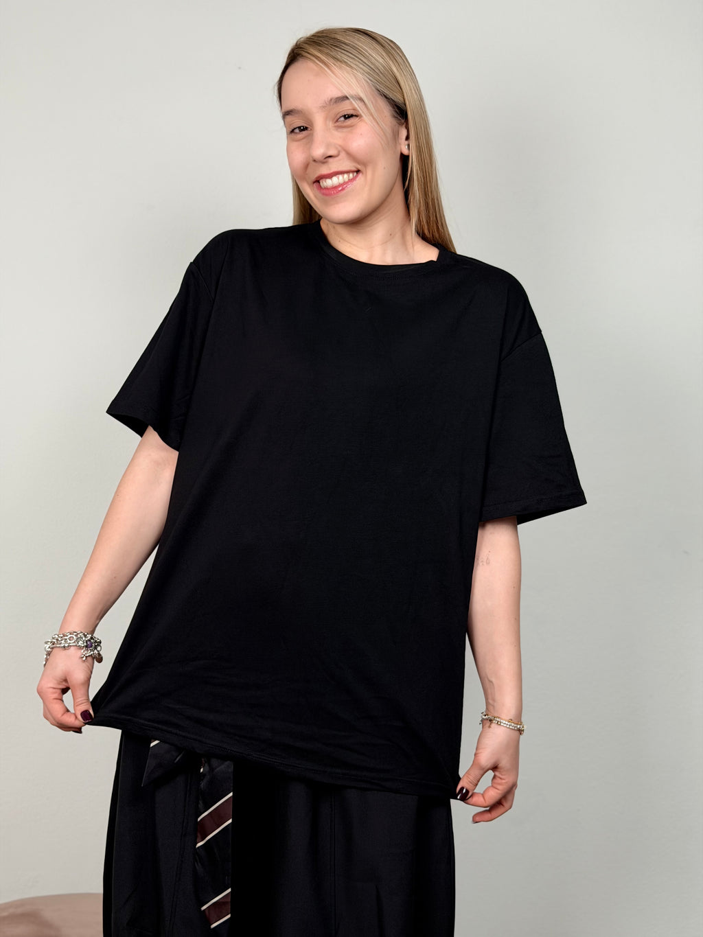 T-SHIRT OVER NERO