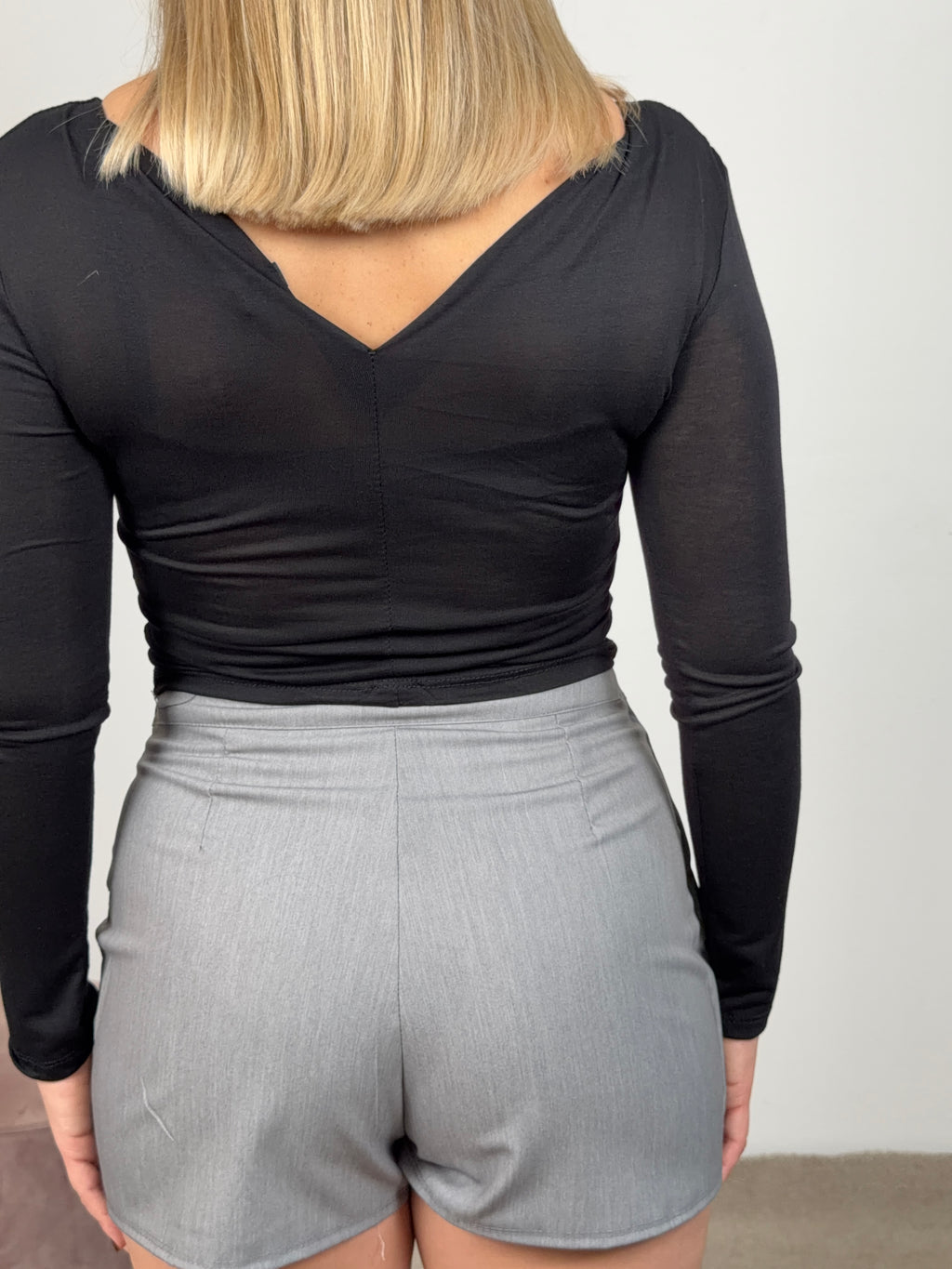 MAGLIA SEMITRASPARENTE NERA